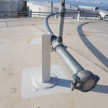 Roof of a tank with brackets bonded on