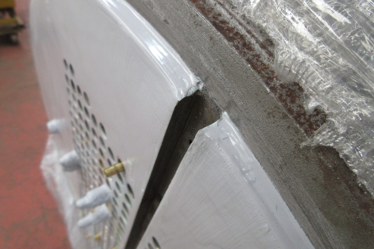 Cómo Reparar Intercambiadores de Calor con Corrosión y Grietas en Placas Tubulares (con video) 25 Heat Exchanger Repair with Belzona Industrial Coatings