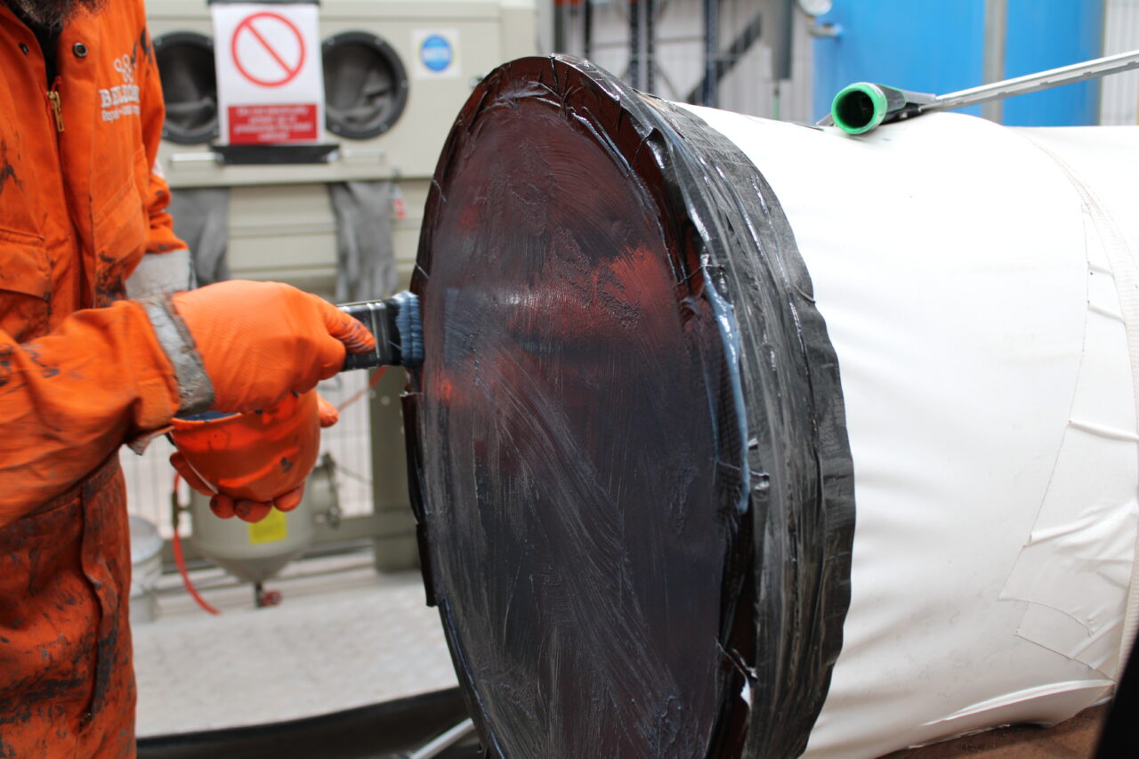 Cómo Reparar Intercambiadores de Calor con Corrosión y Grietas en Placas Tubulares (con video) 31 Industrial Coatings for cracked heat exchanger