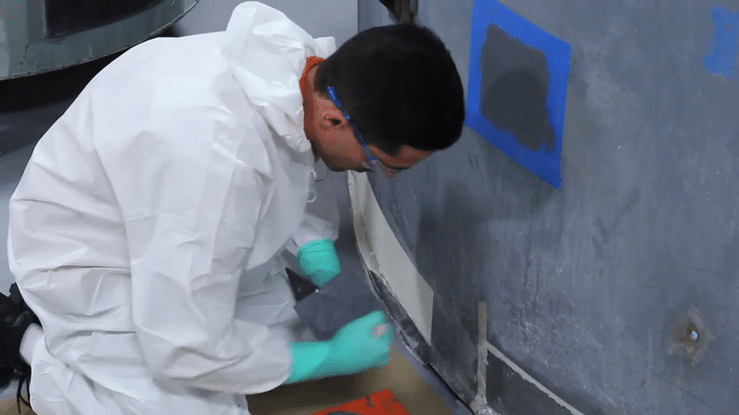 Application of the metal adhesive to the plate