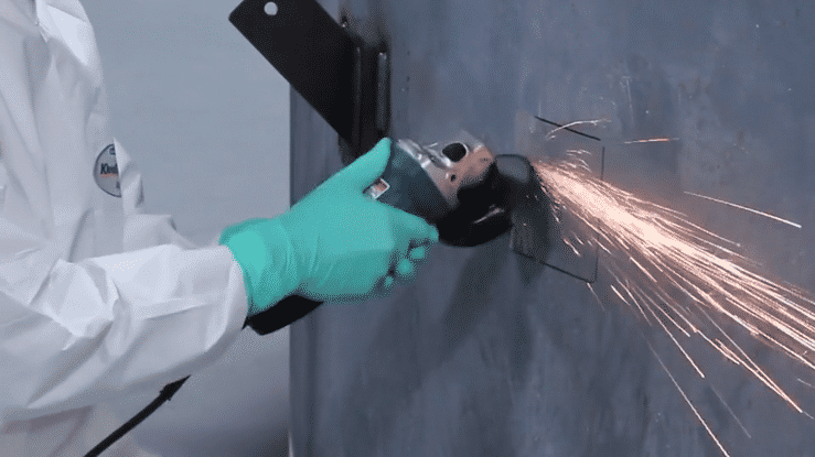 Preparation of the tank surface prior to metal bonding