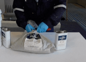 Add Belzona 4111 (Magma-Quartz) Aggregate to the mixed Belzona 4151 (Magma-Quartz Resin)