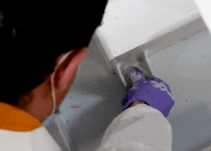 Ensure the proper vertical position of the anchor bolt by using wooden alignment gaskets