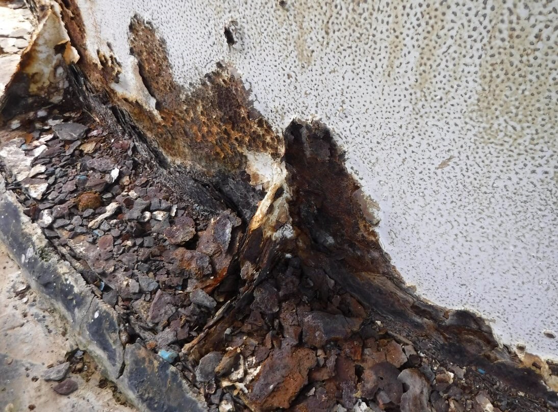 Extreme corrosion on tank base