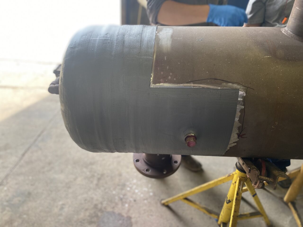Repaired area with a reinforced Belzona 1511 system
